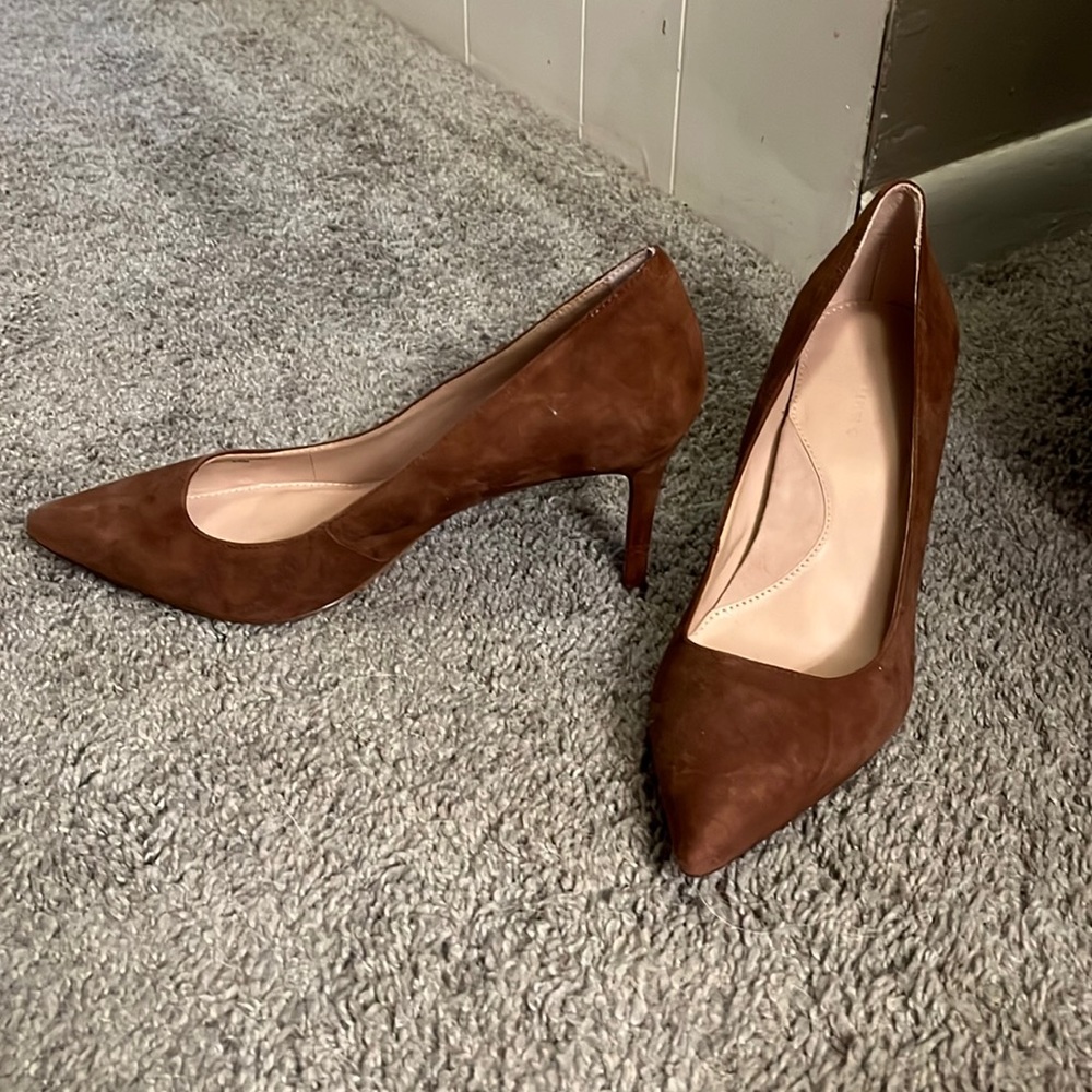 Banana Republic brown suede shoes size 9.5